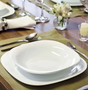 PLATO HONDO 21 CM CUADRADO VIDRIO TEMPLADO PLAZA NADIR