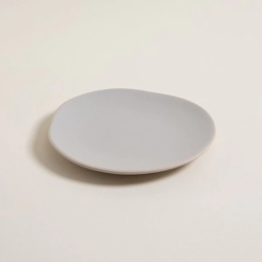 PLATO POSTRE 20 CM MONASTIR GRIS CON BORDE NATURAL SATINADO
