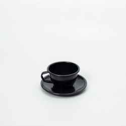 TAZA DE DESAYUNO CON PLATO NEGRA ENLOZADA
