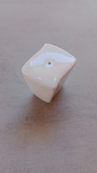 PIMENTERO DE CERAMICA BLANCO ONDULADO 5 X 6 CM