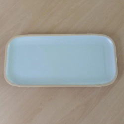 BANDEJA RECTOVAL 35 X 17 CM GRIS CON BORDE BEIGE MELAMINA