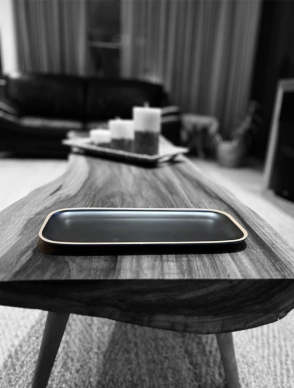 BANDEJA RECTOVAL 35 X 17 CM NEGRA CON BORDE BEIGE MELAMINA