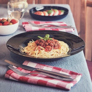 PLATO PASTERO 28 CM FRIENDS TIME NEGRO VIDRIO TEMPLADO LUMINARC