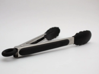 PINZA DE SILICONA 23 CM NEGRA