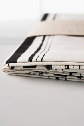 MANTEL TUSOR ESTAMPADO RAYAS 1,4 X 3 MTS NEGRO