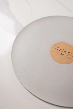 INDIVIDUAL FOLIA REDONDO GRIS CLARO