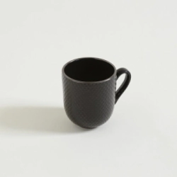 JARRO MUG 384 ML ABU DHABI NEGRO CON BORDE DORADO