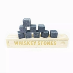 SET X 9 CUBOS DE HIELO MARMOL 2 X 2 CM EN CAJA DE MADERA