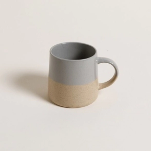 JARRO MUG 520 ML NILS BEIGE CON GRIS GRANITO CERAMICA