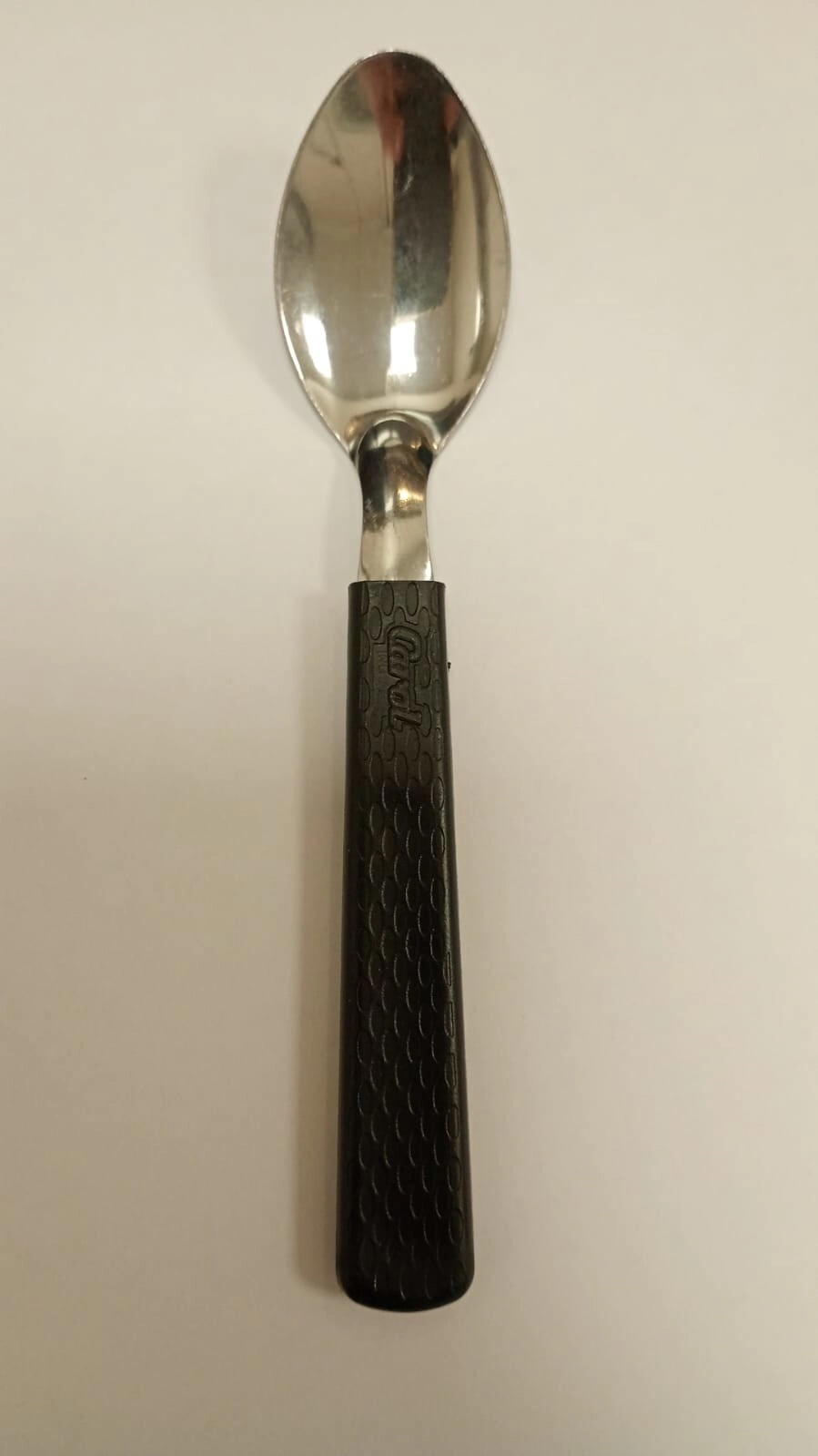 CUCHARA DE MESA MANGO PLASTICO TEXTURADO NEGRO CAROL