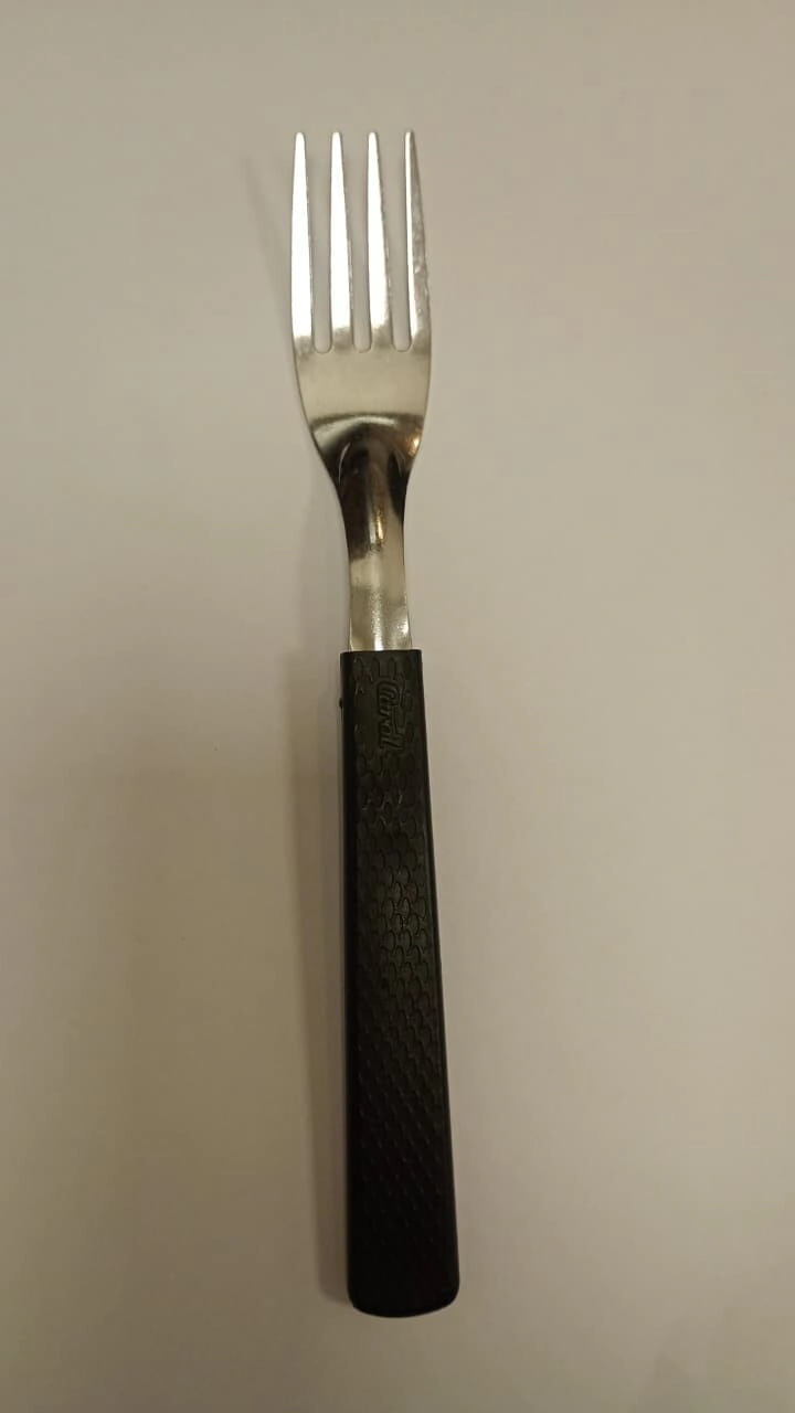 TENEDOR DE MESA MANGO PLASTICO TEXTURADO NEGRO CAROL