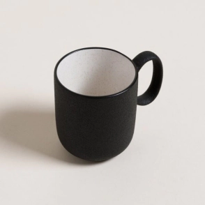 JARRO MUG 470 ML NIANTIC NEGRO INTERIOR BLANCO GRANITO