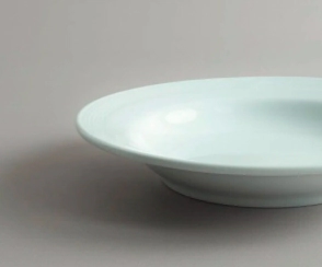 PLATO HONDO 23,5 CM YORK LINEA 1900 ROYAL PORCELAIN