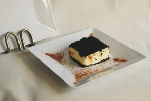 PLATO POSTRE CUADRADO 20 CM MELAMINA