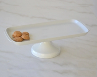 BANDEJA RECTANGULAR CON BASE ADORNO VERBANO